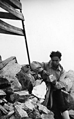 Primo Levi sul Monte Disgrazia, Valtellina, 15 agosto 1942. Proprietà della famiglia Levi.