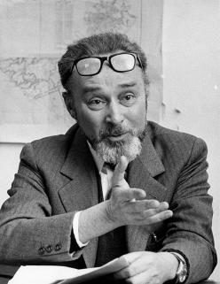Primo Levi a una riunione del Consiglio d’Istituto del Liceo Massimo D’Azeglio. 17 febbraio 1975. Copyright La Stampa