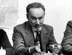 Primo Levi a una riunione del Consiglio d’Istituto del Liceo Massimo D’Azeglio. 17 febbraio 1975. Copyright La Stampa