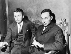 Primo Levi and Pieralberto Marchè at the Carignano theatre attending the dramatization of "Se questo è un uomo", November 18, 1966. Copyright La Stampa